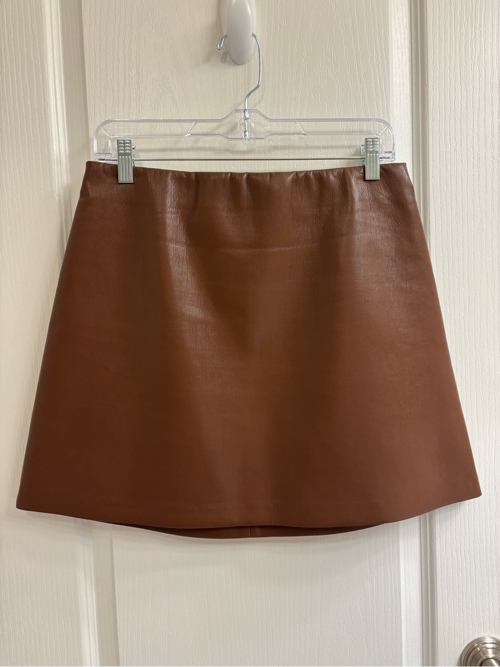 NWOT: Aritzia (Wilfred) Faux Leather Mini Skirt, Size 10